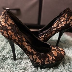 Beautiful high hells only worn once!